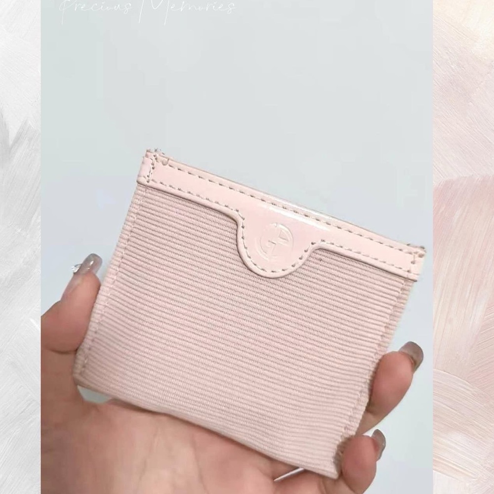 💕Giorgio Armani Beauty Mirror in pouch~LIMITED edition - Picture 8 of 13